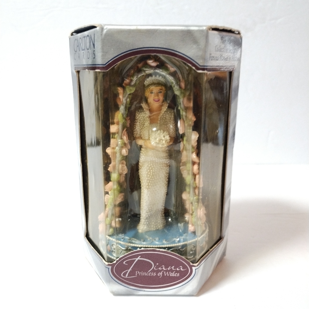 1998 Princess Diana Figurine Christmas Ornament Carlton Cards Heirloom NIB
